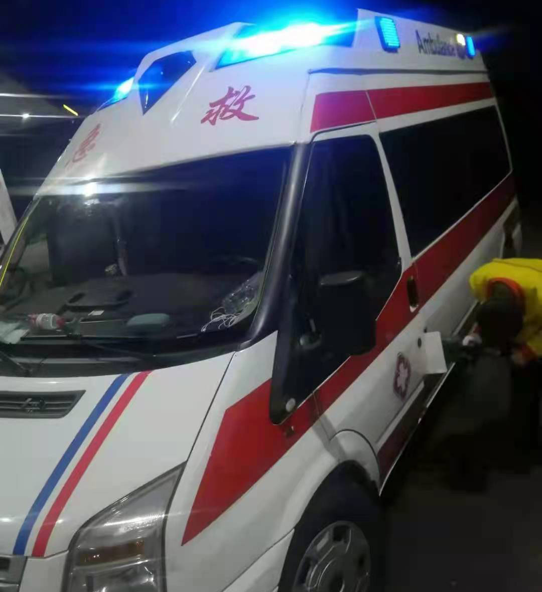 普宁市专业救护车出租